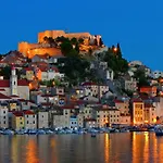 Garden Oasis - Private Garden & Free Parking Sibenik