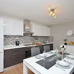 Garden Oasis - Private Garden & Free Parking