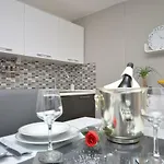 Apartment Garden Oasis - Private Garden & Free Parking Sibenik