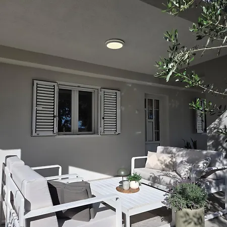 Garden Oasis - Private Garden & Free Parking