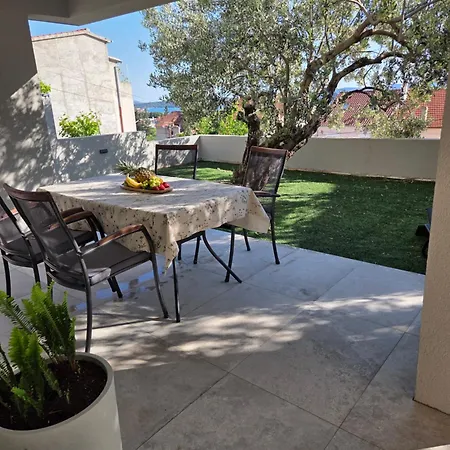 Apartament Garden Oasis - Private Garden & Free Parking *