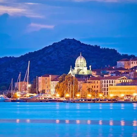 Apartman Garden Oasis - Private Garden & Free Parking Sibenik
