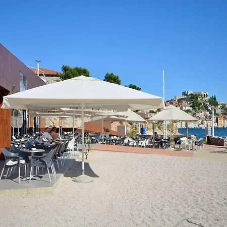 Garden Oasis - Private Garden & Free Parking Lägenhet Šibenik