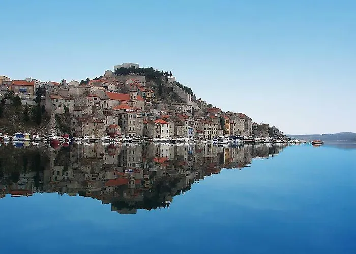 아파트 Garden Oasis - Private Garden & Free Parking